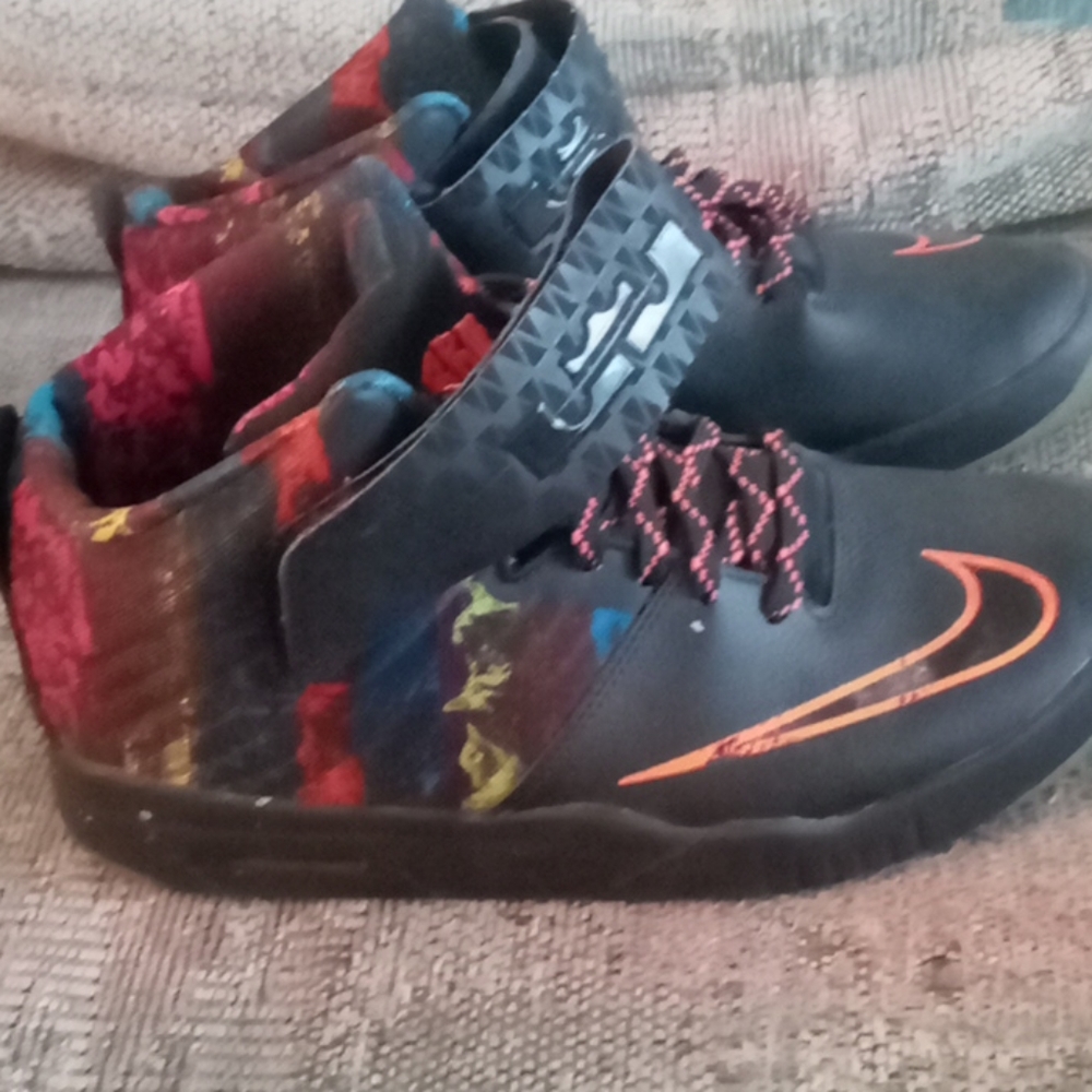 Lebron sneakers